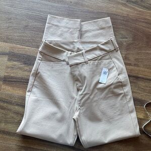 Old Navy Pixie Skinny High-Rise Pants in Tan